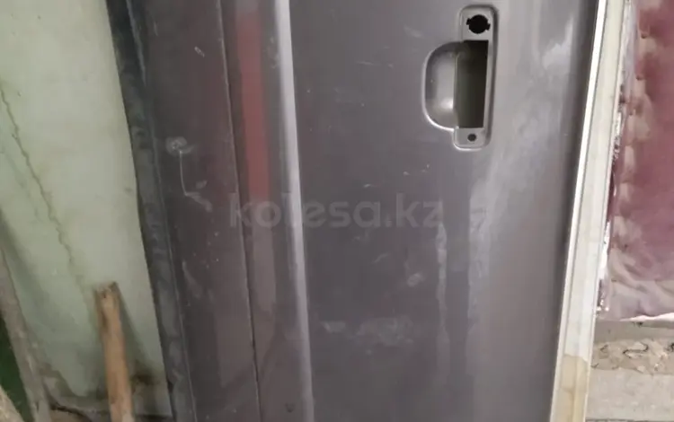Дверь передняя правая Ауди А6/С4үшін10 000 тг. в Алматы