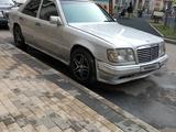 Mercedes-Benz E 220 1994 года за 1 250 000 тг. в Алматы – фото 3