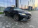 Toyota Camry 2021 года за 14 000 000 тг. в Шымкент