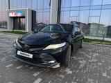 Toyota Camry 2021 года за 14 000 000 тг. в Шымкент – фото 2