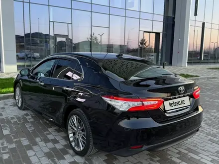 Toyota Camry 2021 года за 14 000 000 тг. в Шымкент – фото 4