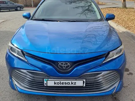 Toyota Camry 2019 года за 12 000 000 тг. в Караганда – фото 2