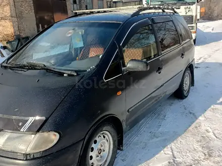 Volkswagen Sharan 1995 года за 2 200 000 тг. в Алматы – фото 2