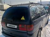 Volkswagen Sharan 1995 годаүшін2 200 000 тг. в Алматы – фото 4