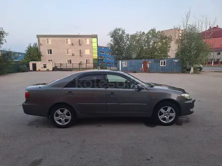 Toyota Camry 2004 года за 6 700 000 тг. в Актобе – фото 9