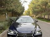 Lexus ES 300h 2022 года за 21 000 000 тг. в Алматы – фото 2