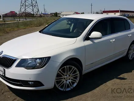 Skoda Superb 2013 года за 12 000 000 тг. в Атырау – фото 3