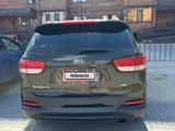 Kia Sorento 2017 года за 7 600 000 тг. в Актобе – фото 2
