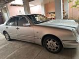 Mercedes-Benz E 240 1999 года за 2 700 000 тг. в Шымкент – фото 2