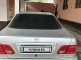 Mercedes-Benz E 240 1999 года за 3 000 000 тг. в Шымкент – фото 3