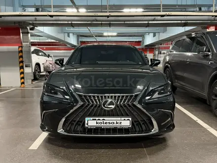 Lexus ES 250 2022 года за 20 000 000 тг. в Астана – фото 2