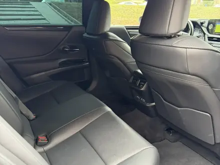Lexus ES 250 2022 года за 20 000 000 тг. в Астана – фото 12