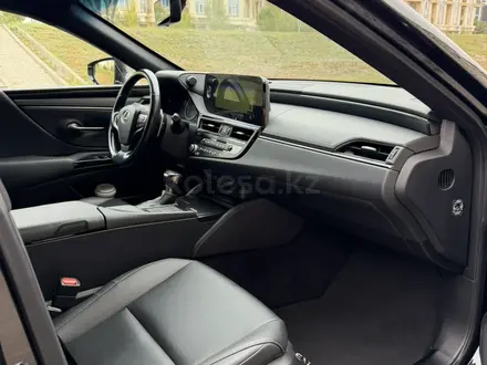 Lexus ES 250 2022 года за 20 000 000 тг. в Астана – фото 10