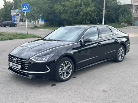 Hyundai Sonata 2021 года за 12 400 000 тг. в Караганда – фото 2