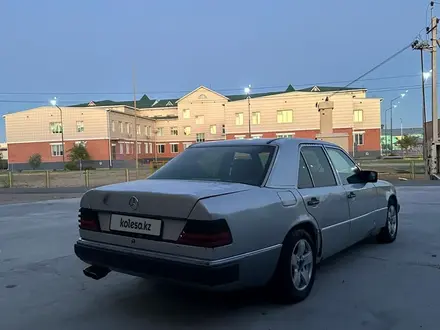 Mercedes-Benz E 200 1991 года за 1 500 000 тг. в Кызылорда – фото 4