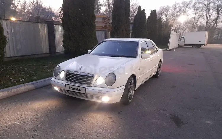 Mercedes-Benz E 320 1998 годаүшін2 950 000 тг. в Алматы