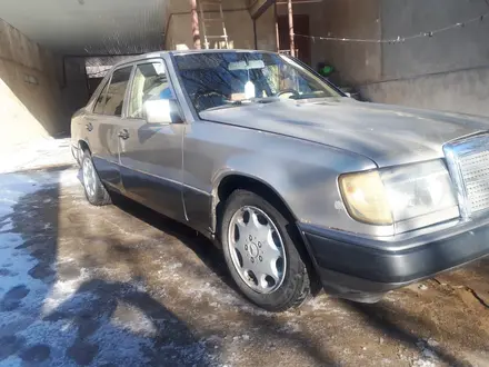 Mercedes-Benz E 230 1990 года за 1 100 000 тг. в Шымкент – фото 2