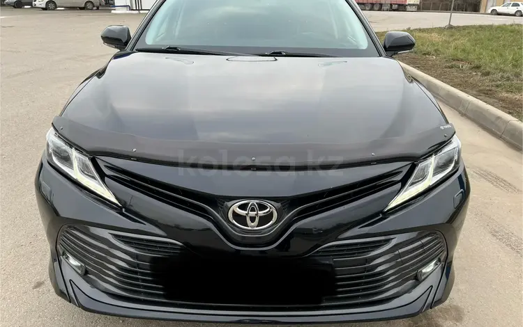 Toyota Camry 2020 года за 13 700 000 тг. в Алматы