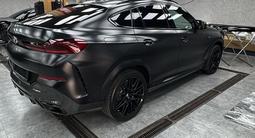 BMW X6 2021 года за 37 500 000 тг. в Астана – фото 2