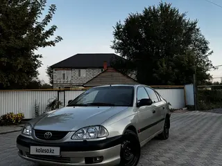 Toyota Avensis, 2001