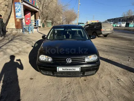 Volkswagen Golf 2001 года за 1 850 000 тг. в Караганда
