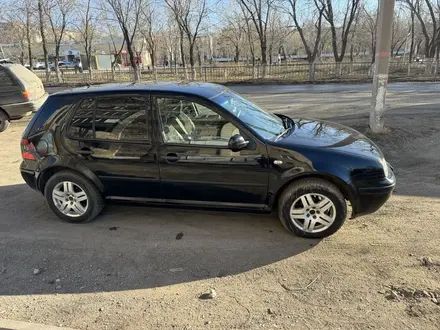 Volkswagen Golf 2001 года за 1 850 000 тг. в Караганда – фото 2