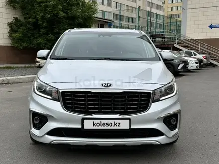 Kia Carnival 2019 года за 13 000 000 тг. в Астана