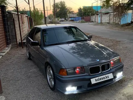 BMW 318 1991 года за 2 300 000 тг. в Алматы – фото 2