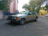 Mercedes-Benz E 230 1990 года за 800 000 тг. в Караганда