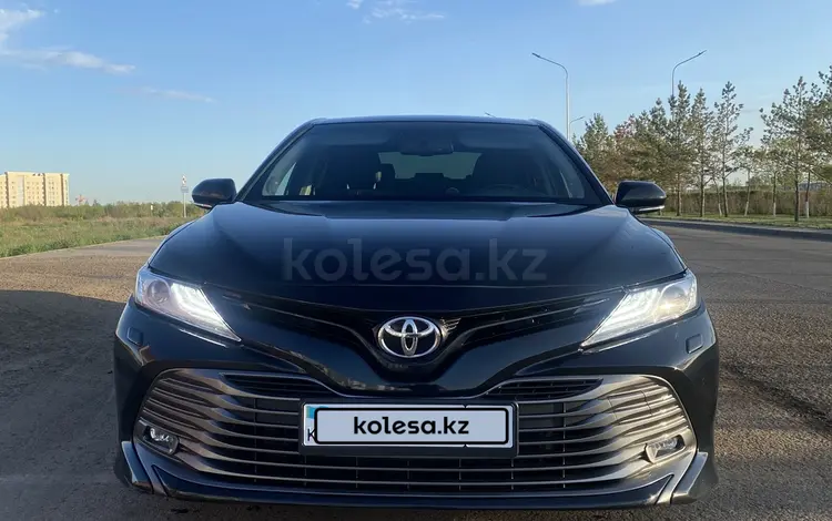 Toyota Camry 2019 года за 13 500 000 тг. в Астана