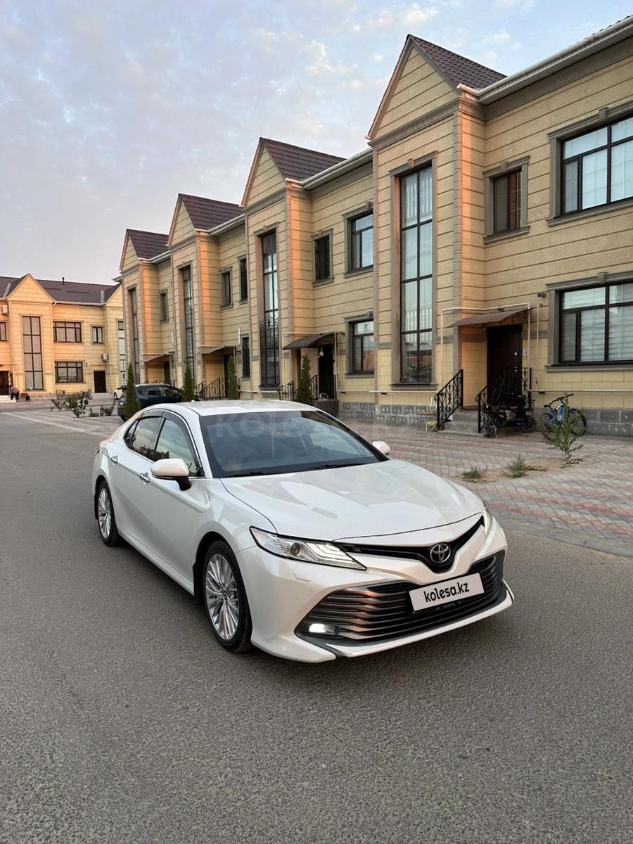 Toyota Camry 2019 г.