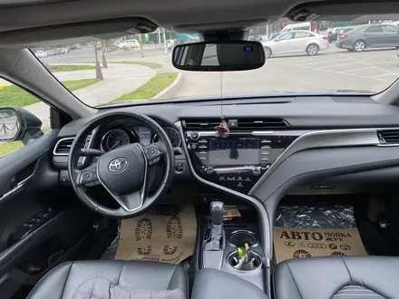 Toyota Camry 2018 года за 13 500 000 тг. в Шымкент – фото 17