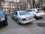 Mercedes-Benz E 220 1993 года за 1 300 000 тг. в Алматы – фото 4