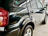 Toyota RAV4 2003 года за 4 500 000 тг. в Актау – фото 5