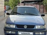 Volkswagen Passat 1995 годаүшін2 400 000 тг. в Алматы