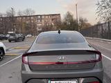 Hyundai Sonata 2022 года за 12 900 000 тг. в Алматы – фото 3