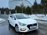 Hyundai Solaris 2018 года за 5 500 000 тг. в Астана – фото 2