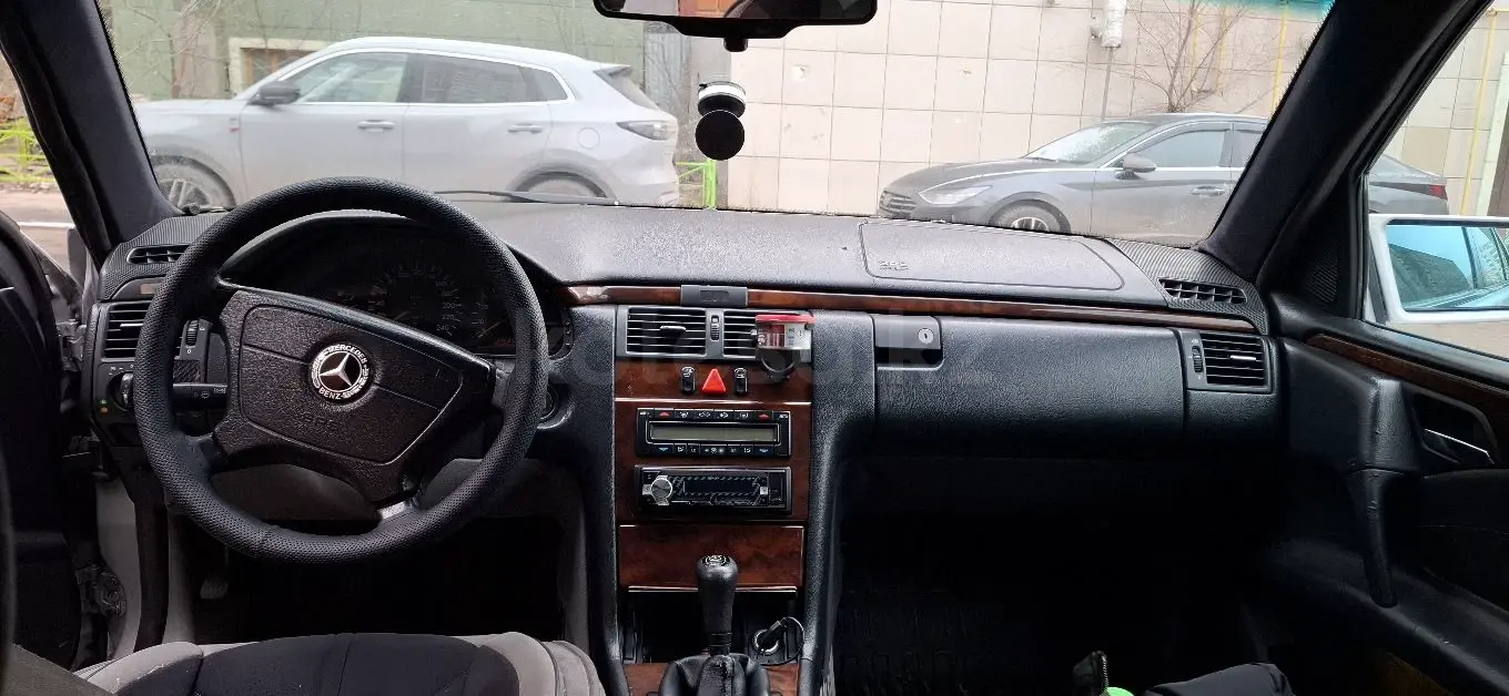 Mercedes-Benz E-Class, 1996