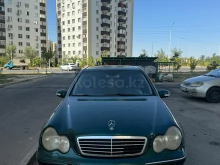 Mercedes-Benz C 200 2000 года за 2 800 000 тг. в Шымкент – фото 3