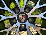 Оригинальные разно-широкие диски R21 на Porsche Cayenne (Порш Кайен) за 835 000 тг. в Алматы – фото 4