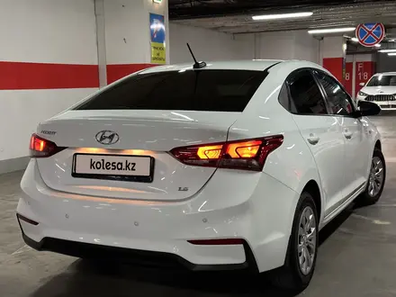 Hyundai Accent 2018 года за 7 100 000 тг. в Шымкент – фото 3