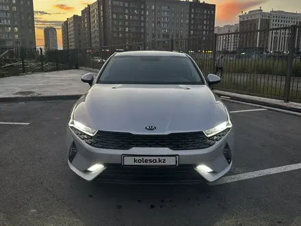 Kia K5 2021 года за 12 500 000 тг. в Экибастуз