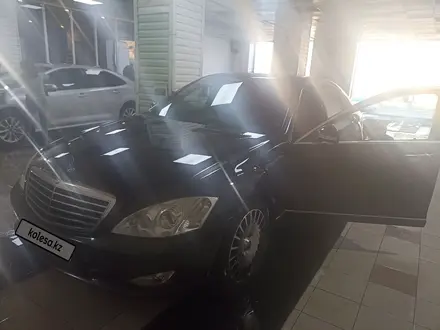 Mercedes-Benz S 350 2007 года за 10 000 000 тг. в Караганда – фото 40