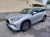 Toyota Highlander 2022 года за 22 500 000 тг. в Алматы – фото 2