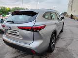 Toyota Highlander 2022 года за 22 500 000 тг. в Алматы – фото 5