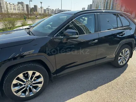 Toyota RAV4 2021 года за 18 650 000 тг. в Астана – фото 6