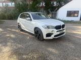 BMW X5 2015 года за 11 000 000 тг. в Уральск – фото 2