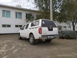 Nissan Navara 2008 года за 5 500 000 тг. в Уральск – фото 2