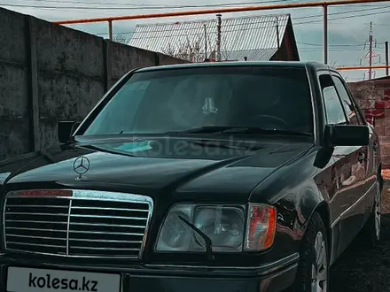 Mercedes-Benz E 280 1993 года за 2 250 000 тг. в Алматы
