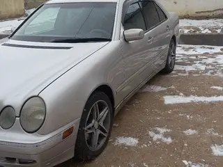 Mercedes-Benz E-Class, 2002